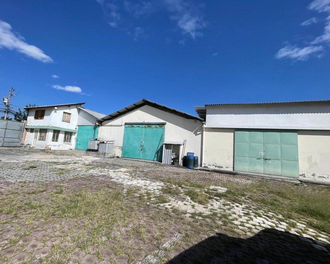Land in Quito, Pichincha, Ecuador 1 - 18016774