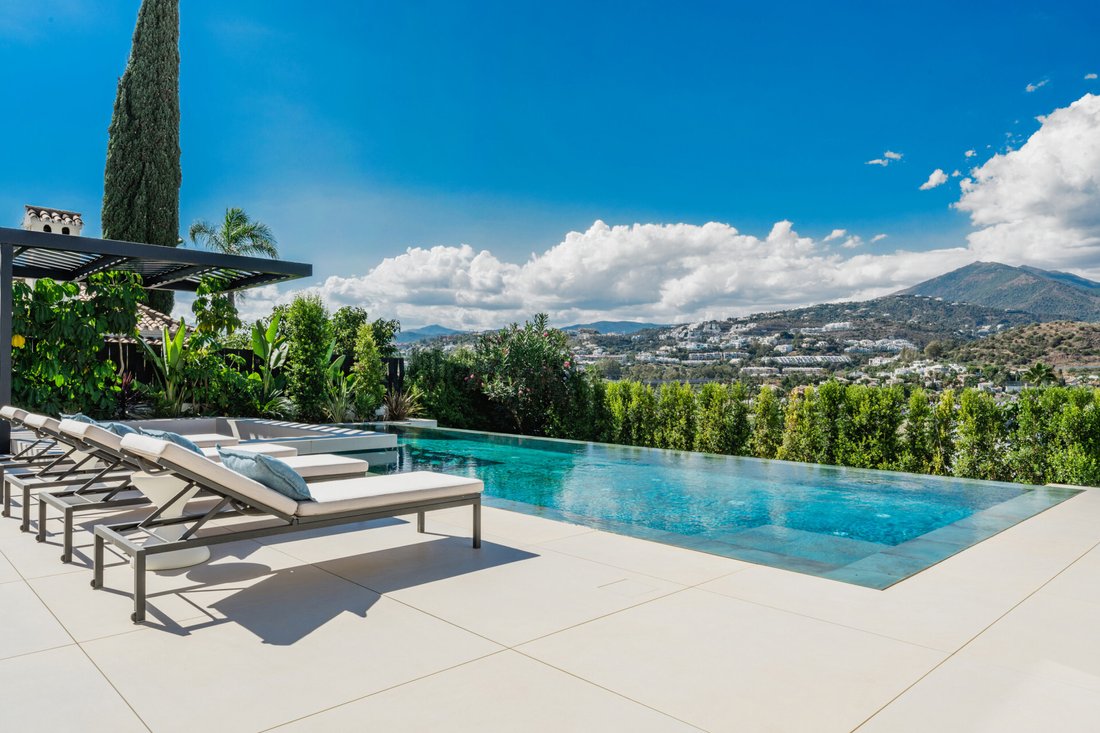 Villa in Nueva Andalucia, Marbella, Spain 4 - 12470448