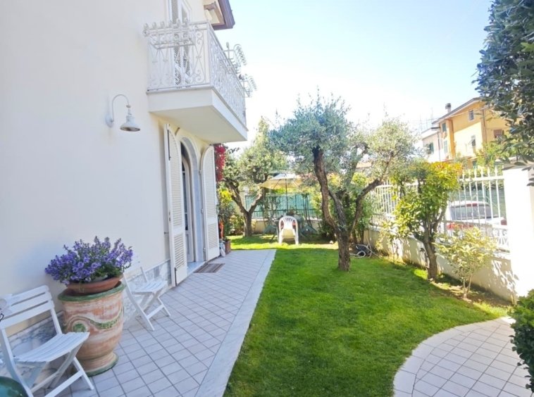 Villa in Seravezza, Tuscany, Italy 5 - 18015801