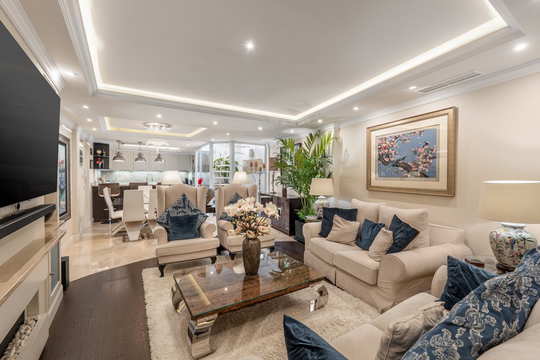 Townhouse in Marbella, Andalusia, Spain 2 - 17598467