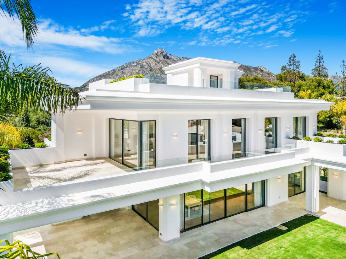 Villa in Marbella, Andalusia, Spain 2 - 15709374