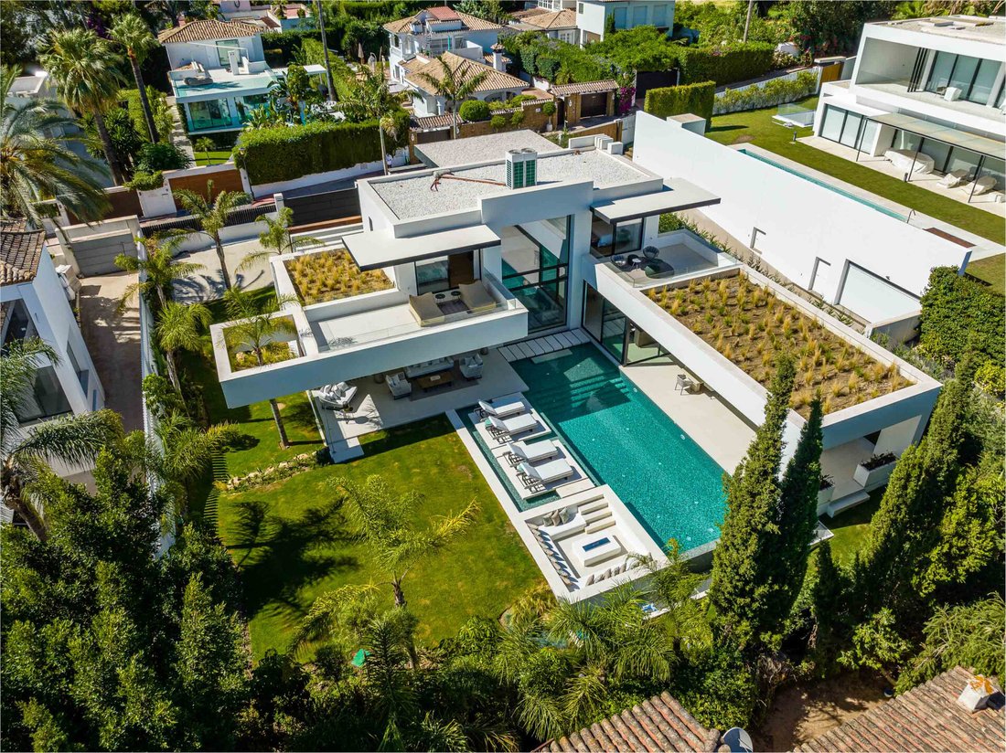 Villa in Nueva Andalucia, Marbella, Spain 1 - 16746184