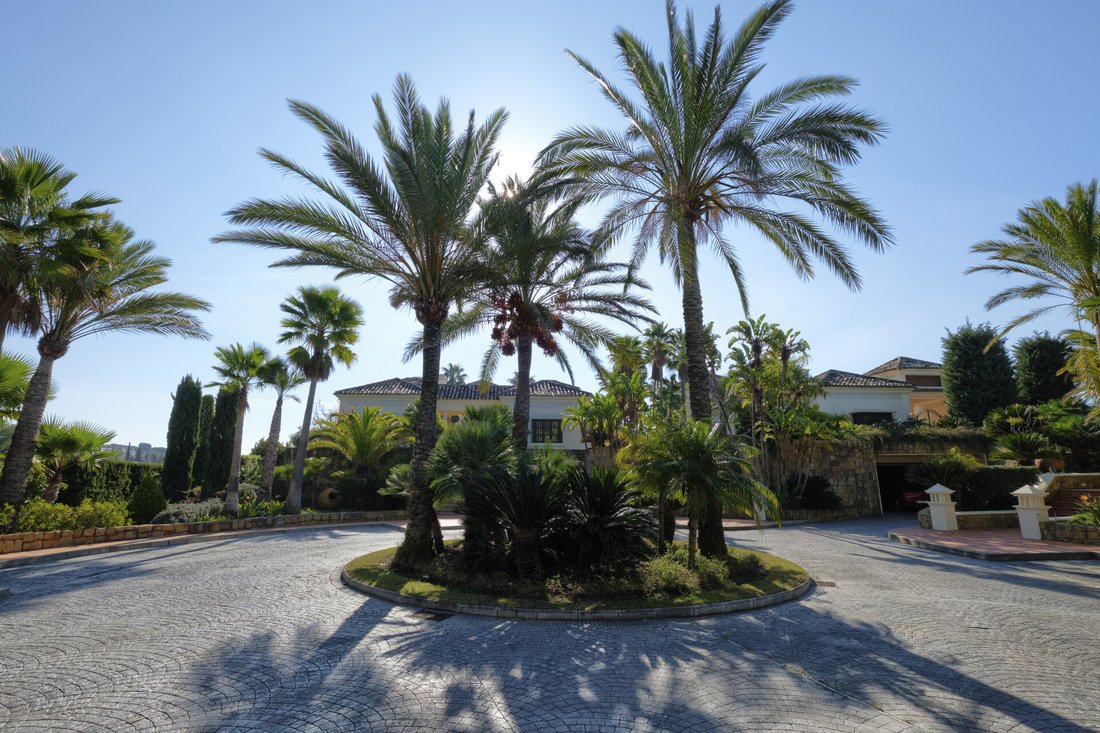 Villa in Marbella, Andalusia, Spain 4 - 12130481