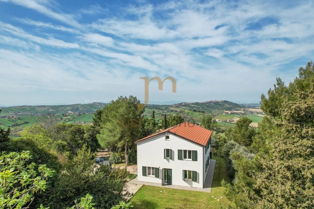 Villa in Potenza Picena, Marche, Italy 1 - 18017019