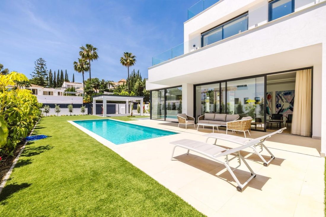 Villa in Estepona, Andalusia, Spain 5 - 18000534