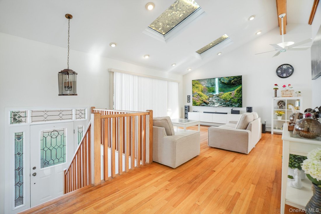 House in Mahopac, New York, United States 5 - 18020914