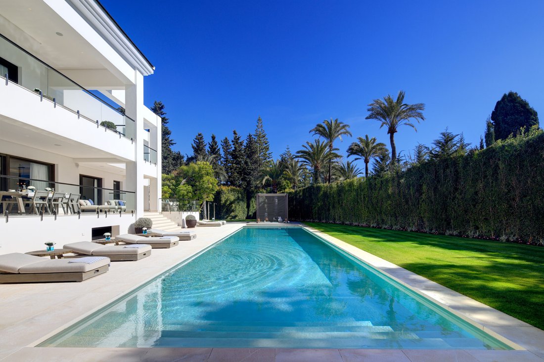 Villa in Guadalmina Baja, San Pedro de Alcantara, Spain 4 - 12283064