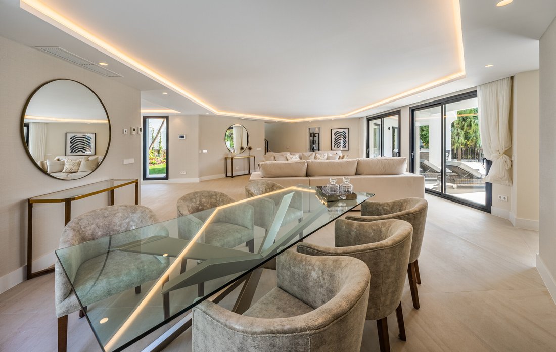 Villa in Estepona, Andalusia, Spain 4 - 12593879