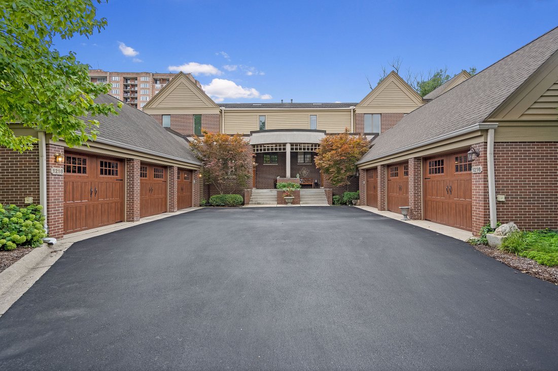 House in Hinsdale, Illinois, United States 1 - 18015431