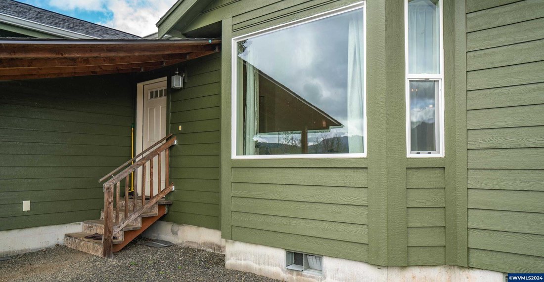 House in Springfield, Oregon, United States 2 - 18020667