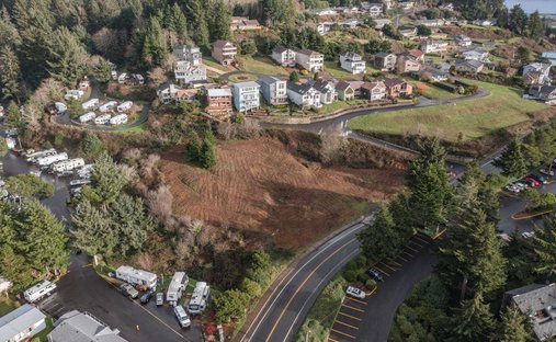 Land in Newport, Oregon, United States 1