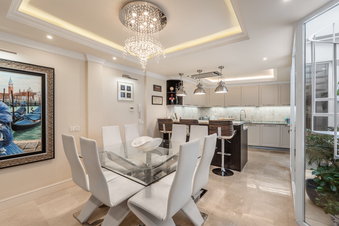 Townhouse in Marbella, Andalusia, Spain 4 - 17598467