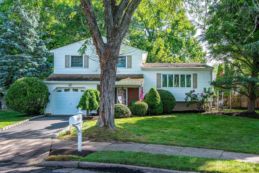 House in Metuchen, New Jersey, United States 3 - 18017613