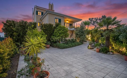 Villa in Almargem do Bispo, Lisbon, Portugal 1