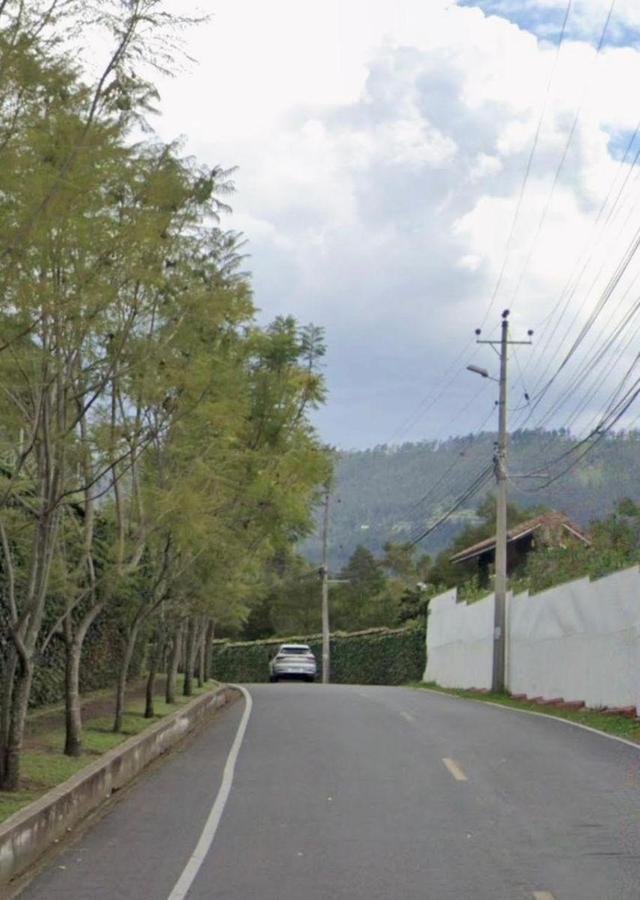 Land in Quito, Pichincha, Ecuador 2 - 18016736