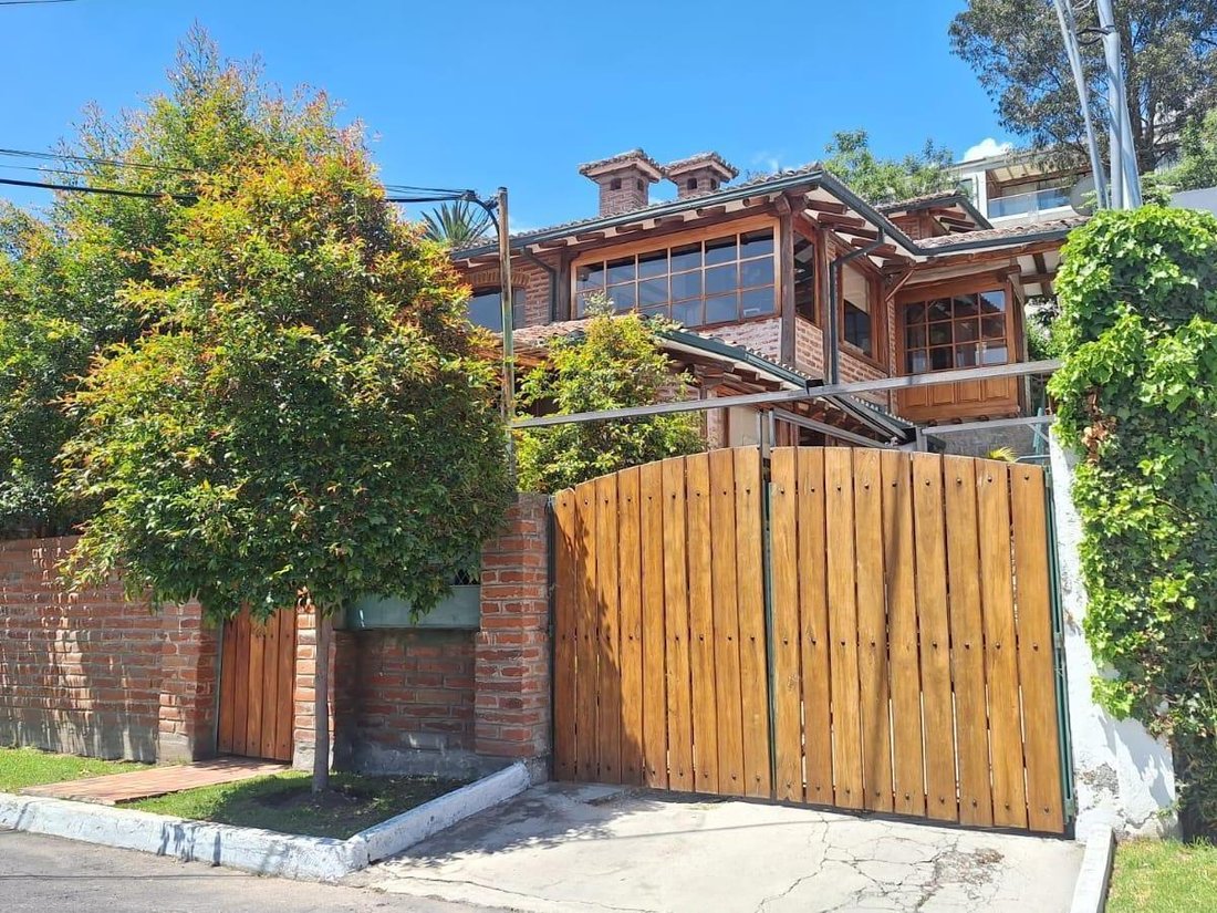 House in Quito, Pichincha, Ecuador 2 - 18016757