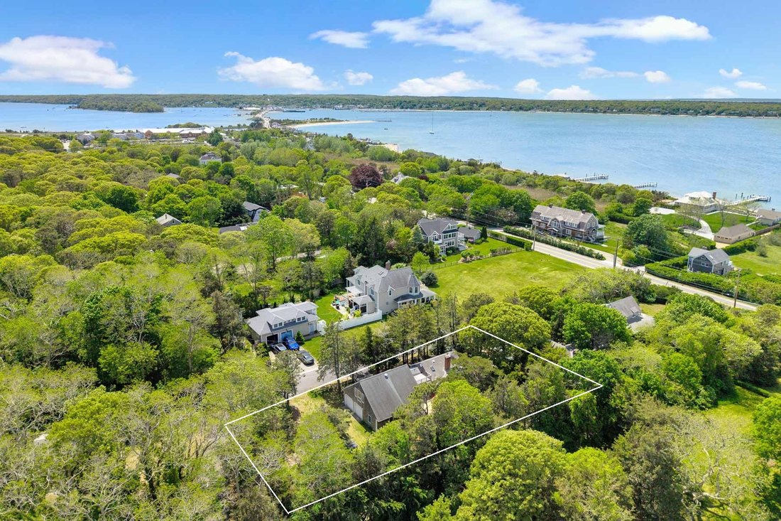 House in Oak Bluffs, Massachusetts, United States 2 - 18016763
