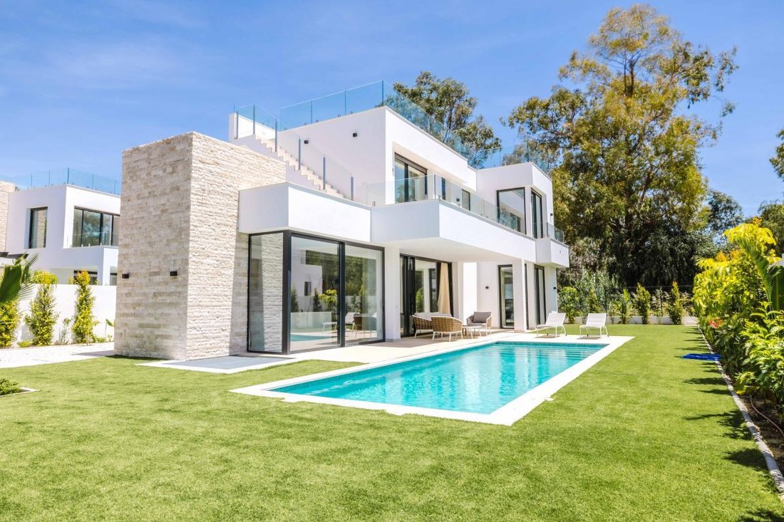 Villa in Estepona, Andalusia, Spain 1 - 18000534