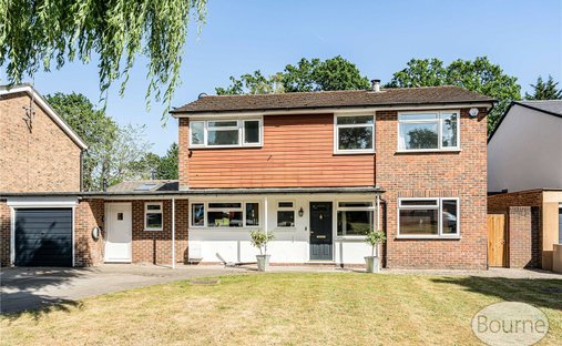 Casa a Upper Hale, Lower Bourne, Inghilterra 1
