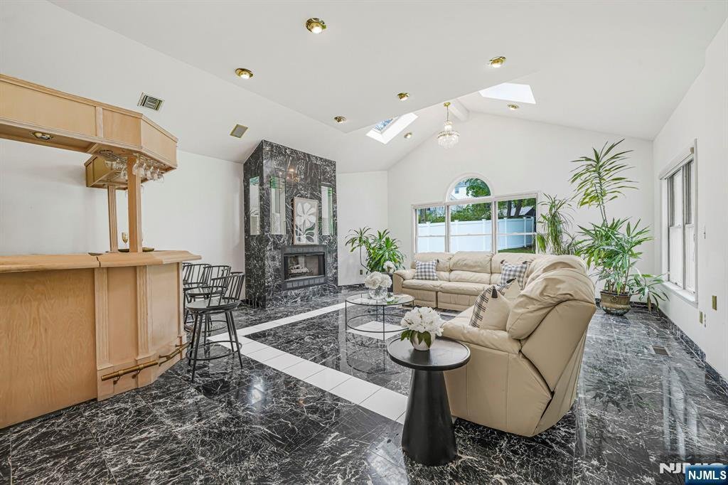 House in Wayne, New Jersey, United States 4 - 18020813