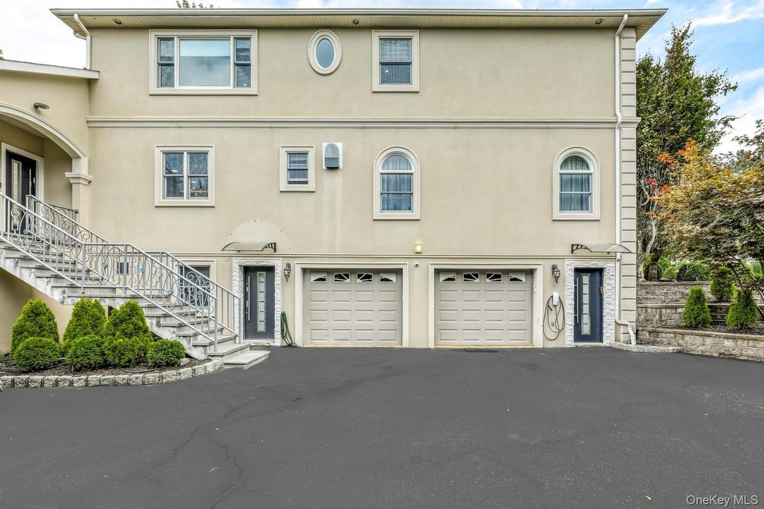 House in Airmont, New York, United States 5 - 18019528