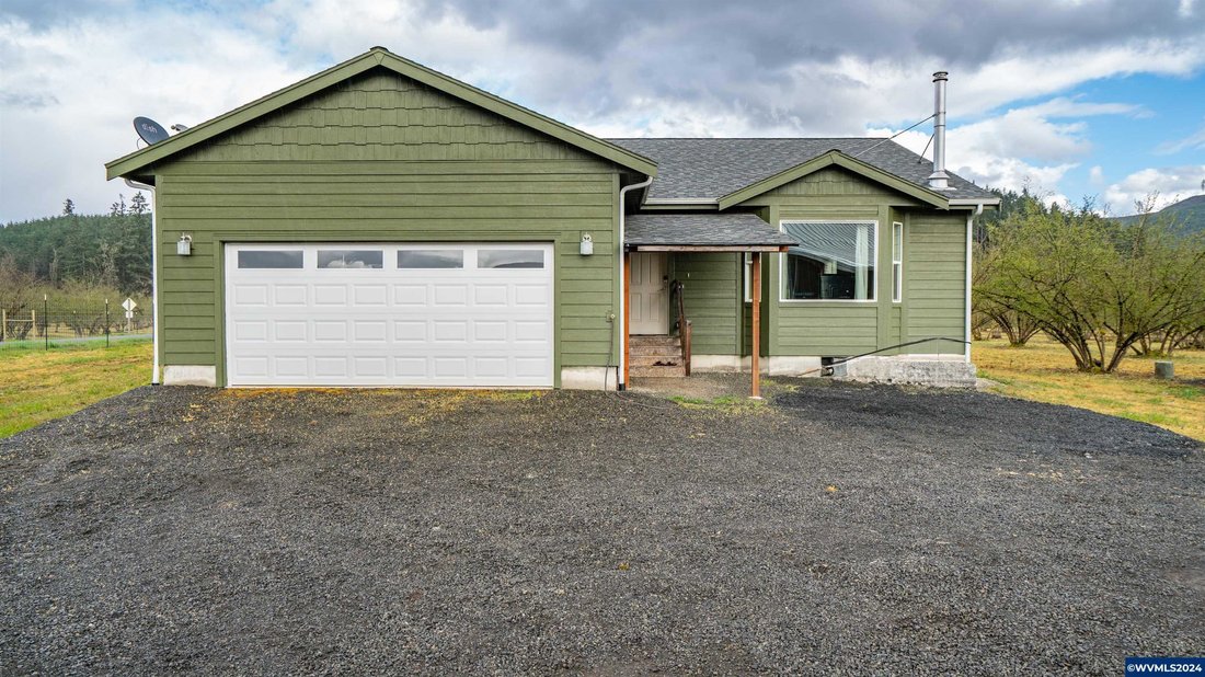 House in Springfield, Oregon, United States 1 - 18020667