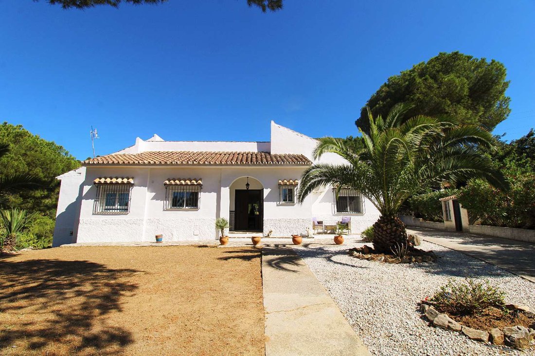 Villa in Alhaurin de la Torre, Andalusia, Spain 3 - 18020552