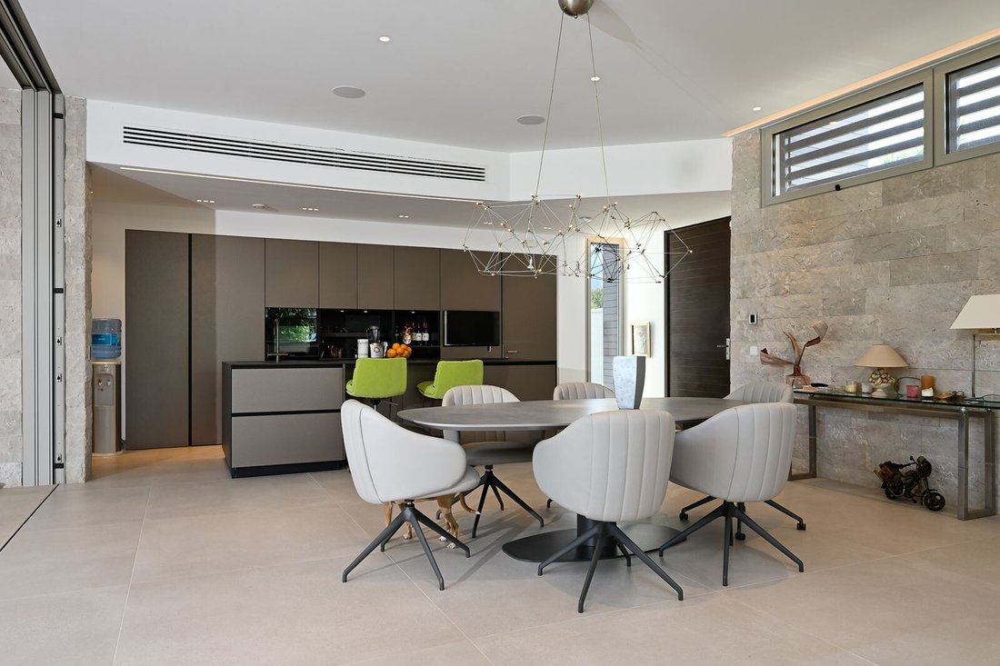 Villa en Elviria-Cabopino, Marbella, España 3 - 18016979