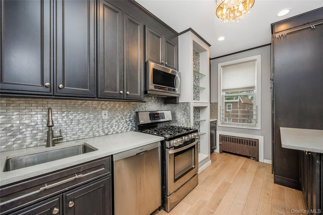 House in New York, New York, United States 4 - 18019511