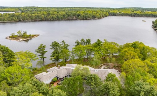 House in Arrowsic, Maine, United States 1