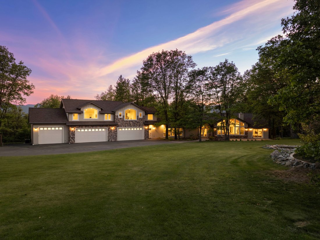 House in Mount Shasta, California, United States 2 - 18017274