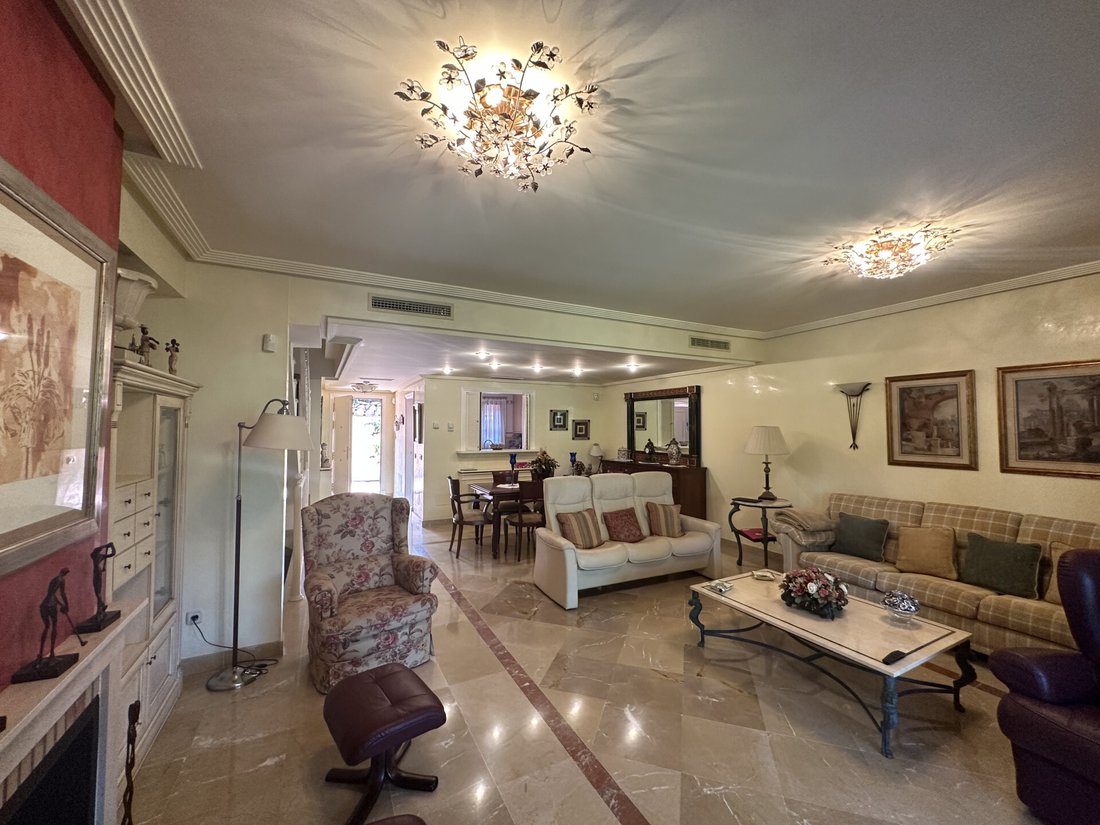 Townhouse in Marbella, Andalusia, Spain 4 - 17860692