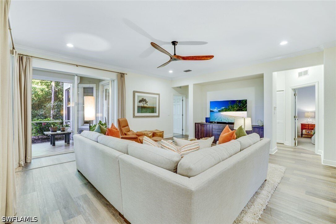 Condo in Naples, Florida, United States 2 - 18018810