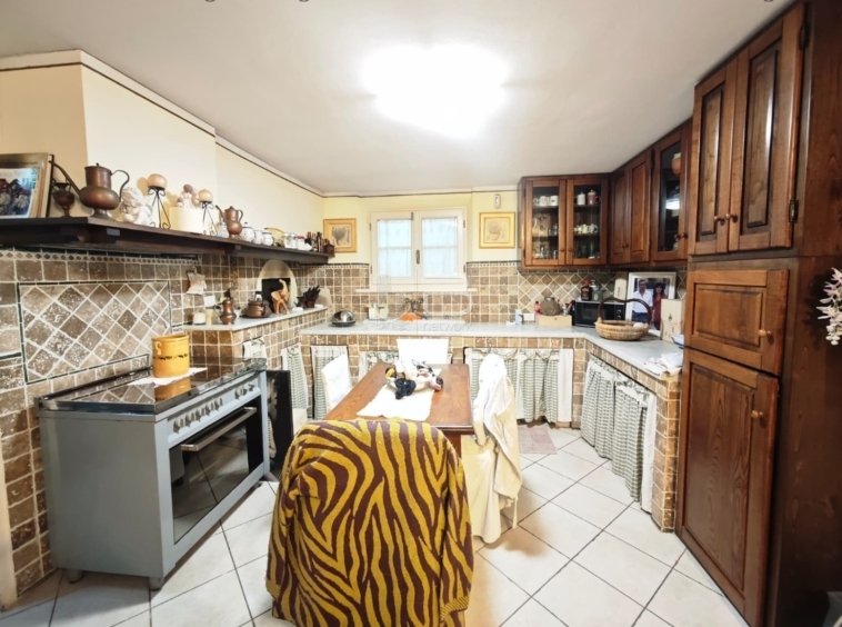 Villa in Seravezza, Tuscany, Italy 4 - 18015801