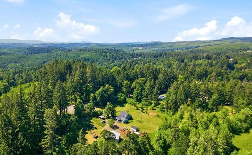 House in Dallas, Oregon, United States 1