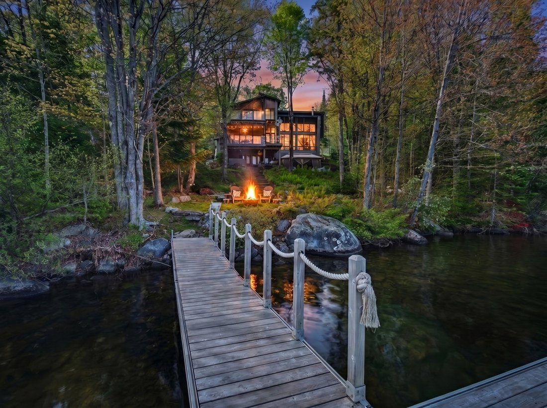 House in Saint-Sauveur, Quebec, Canada 3 - 18016918