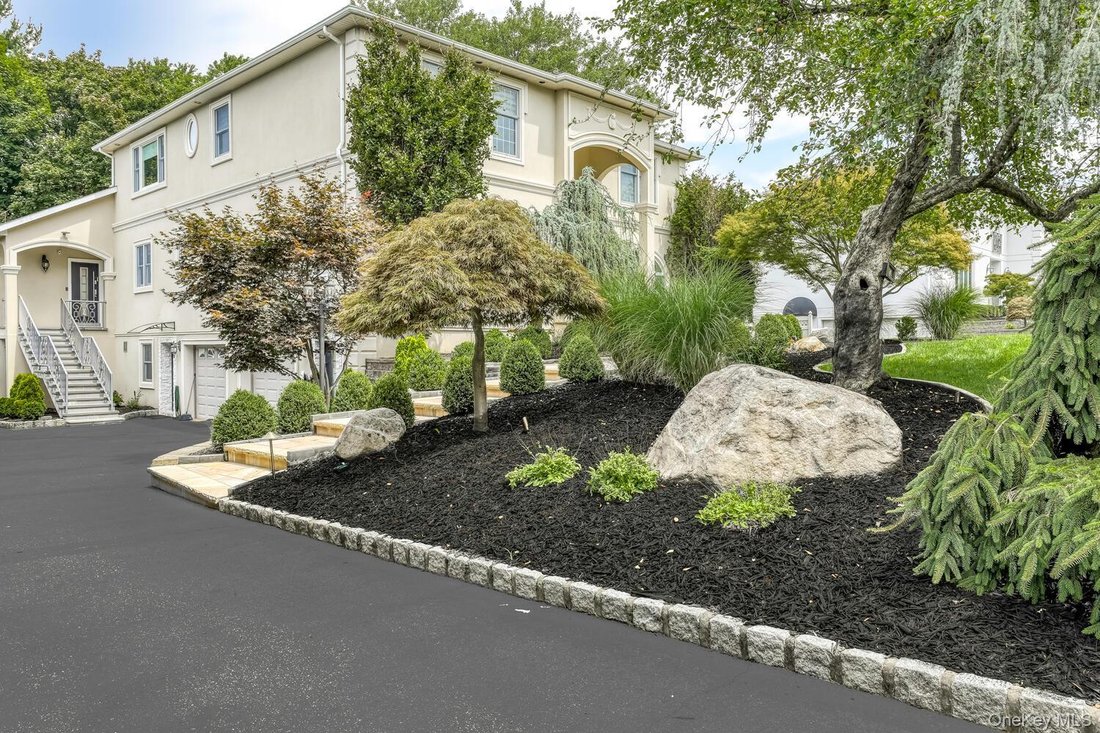 House in Airmont, New York, United States 4 - 18019528