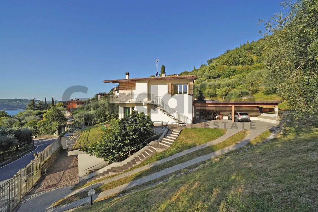 Villa in Salo, Lombardy, Italy 2 - 18021435