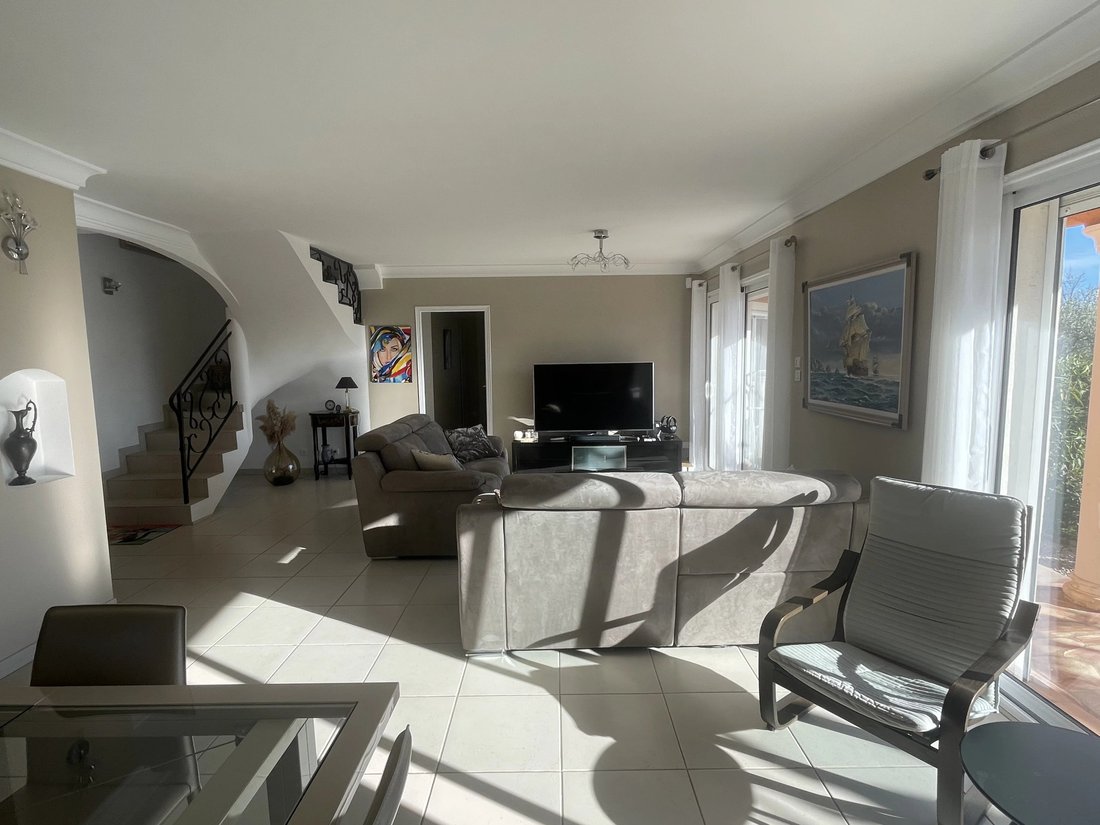 Villa in Tavernes, Provence-Alpes-Côte d'Azur, France 5 - 18017198