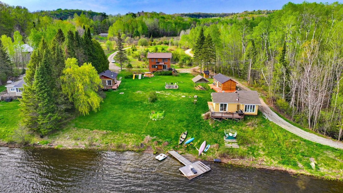 House in Gracefield, Quebec, Canada 1 - 18018167