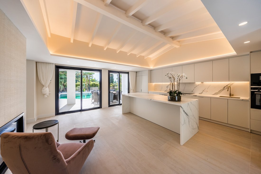 Villa in Estepona, Andalusia, Spain 5 - 12593879