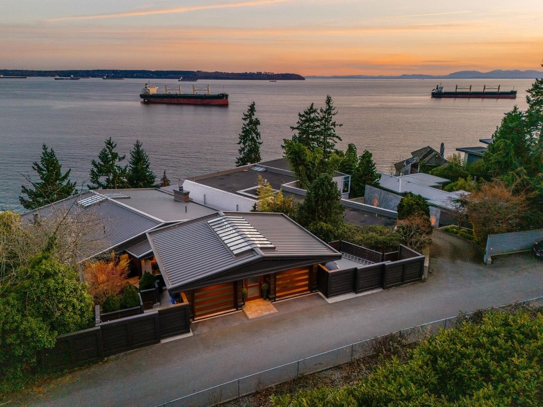 House in West Vancouver, British Columbia, Canada 1 - 18021073