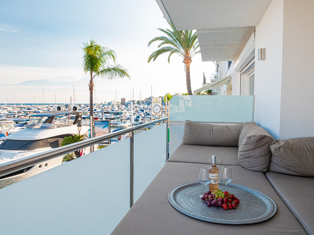 Apartment in Puerto Banus, Marbella, Spain 1 - 12593900