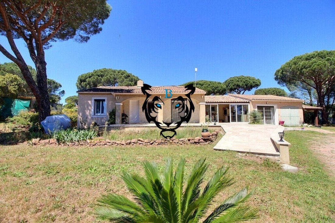 House in Partie Nord-Ferrieres-Cadenades-Rouviere, Le Muy, France 1 - 18016462