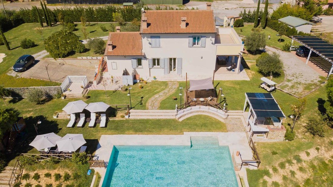 Villa in Center, Cortona, Tuscany 1 - 18021045