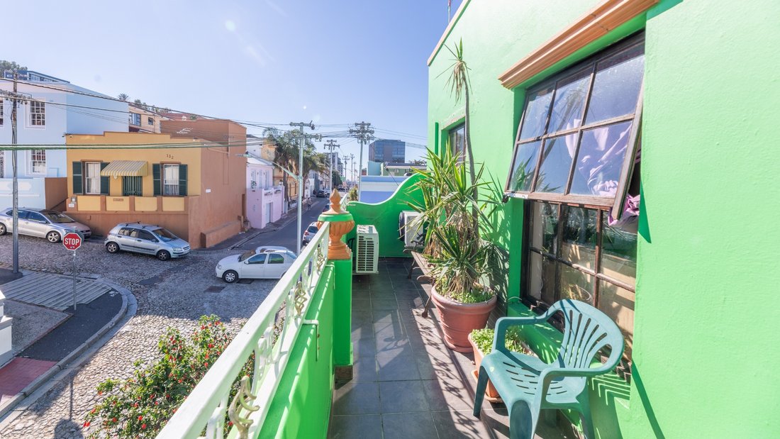 House in Cape Town, Western Cape, South Africa 4 - 18020553