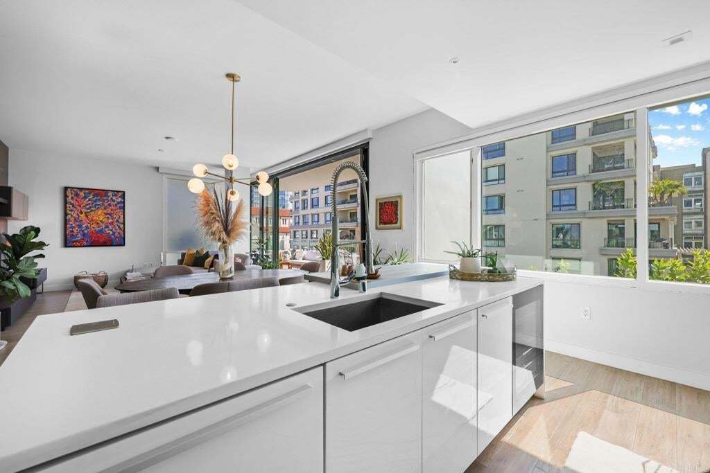 Condo in San Diego, California, United States 5 - 17971203
