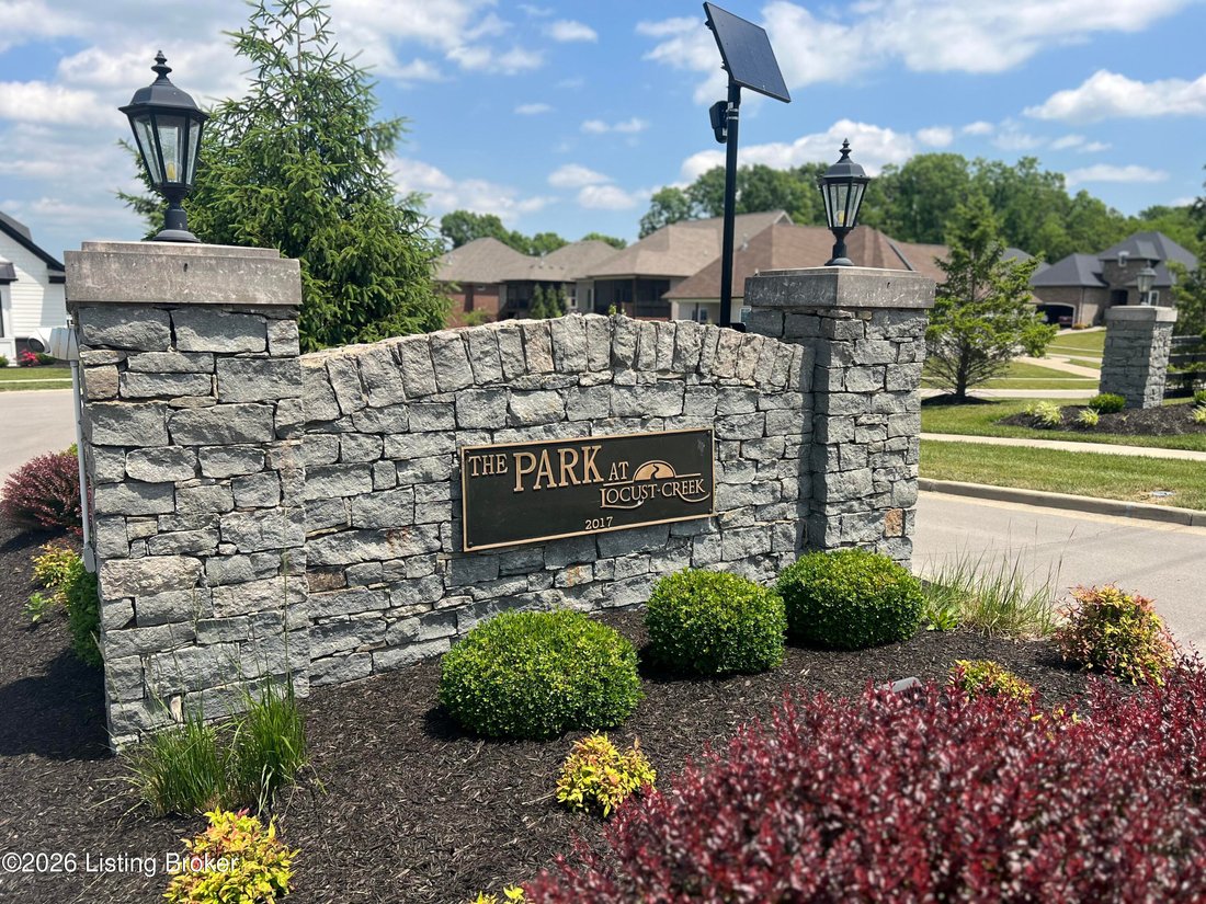House in Watterson Park, Kentucky, United States 2 - 18021177