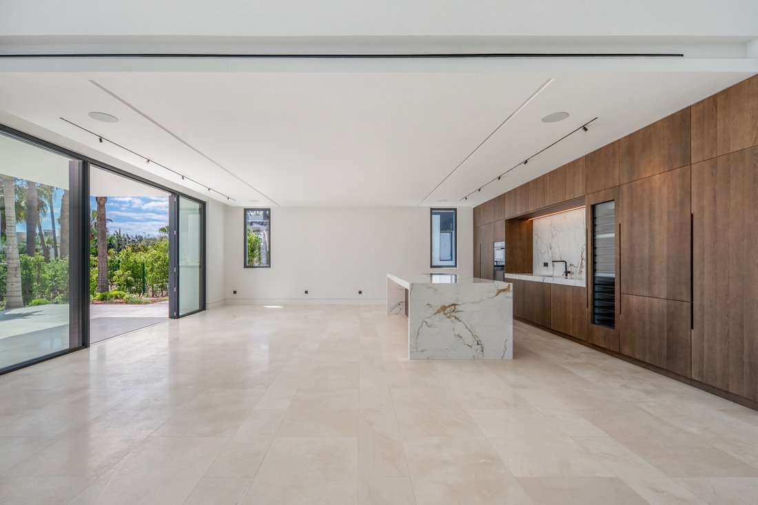 Villa in Sierra Blanca, Marbella, Spain 5 - 16746089