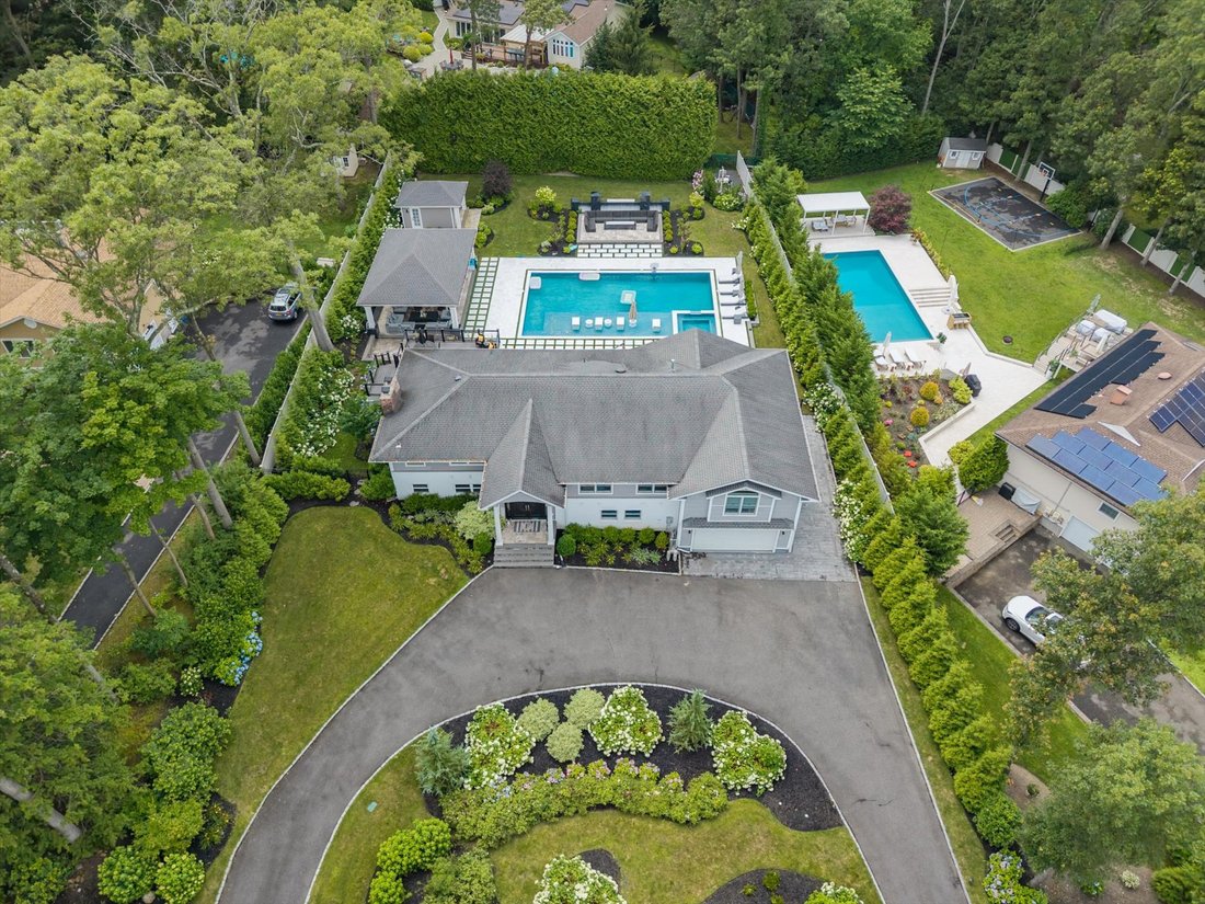 House in Melville, New York, United States 5 - 18016952